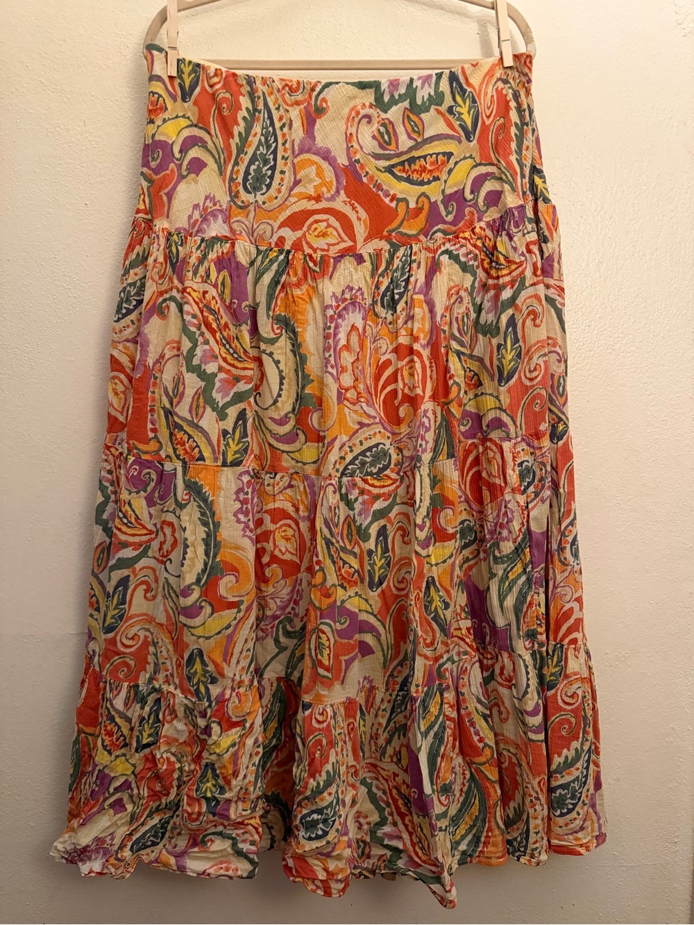 Like new, size L Tiered Paisley Print Pull On Maxi Skirt Fun Colorful and Happy
